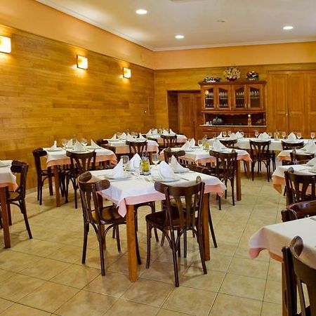 Hotel Restaurante La Casilla Cangas De Narcea Eksteriør bilde