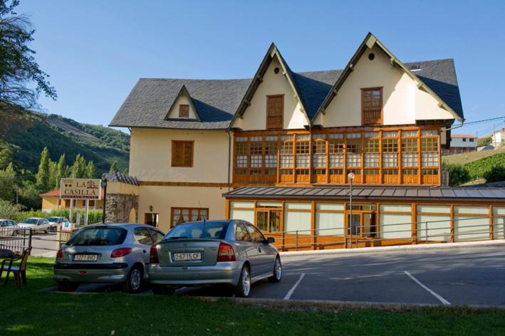 Hotel Restaurante La Casilla Cangas De Narcea Eksteriør bilde