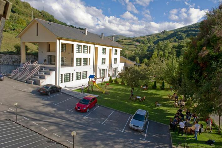 Hotel Restaurante La Casilla Cangas De Narcea Eksteriør bilde