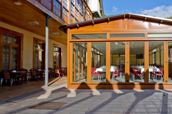 Hotel Restaurante La Casilla Cangas De Narcea Eksteriør bilde