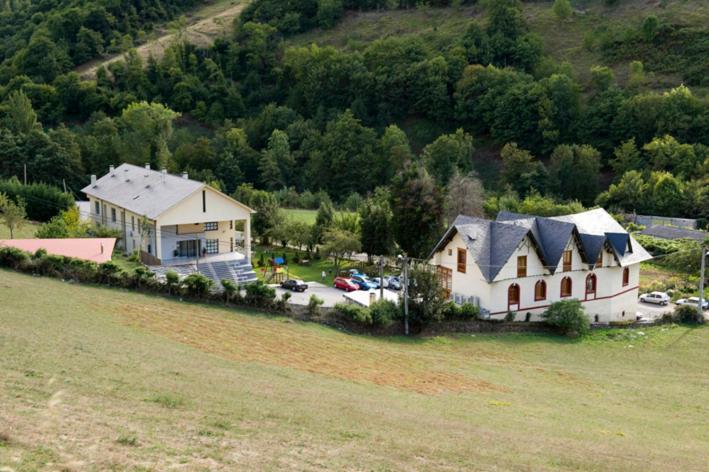 Hotel Restaurante La Casilla Cangas De Narcea Eksteriør bilde