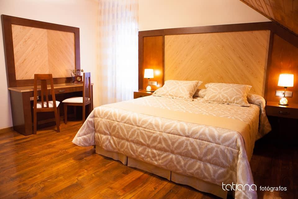 Hotel Restaurante La Casilla Cangas De Narcea Eksteriør bilde