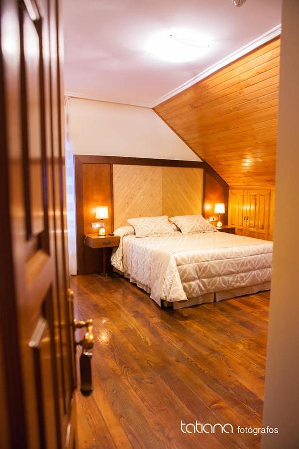 Hotel Restaurante La Casilla Cangas De Narcea Eksteriør bilde