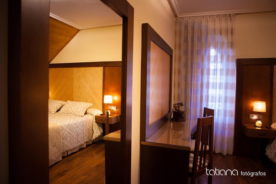 Hotel Restaurante La Casilla Cangas De Narcea Eksteriør bilde