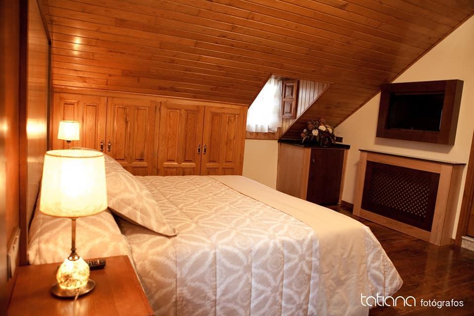 Hotel Restaurante La Casilla Cangas De Narcea Eksteriør bilde
